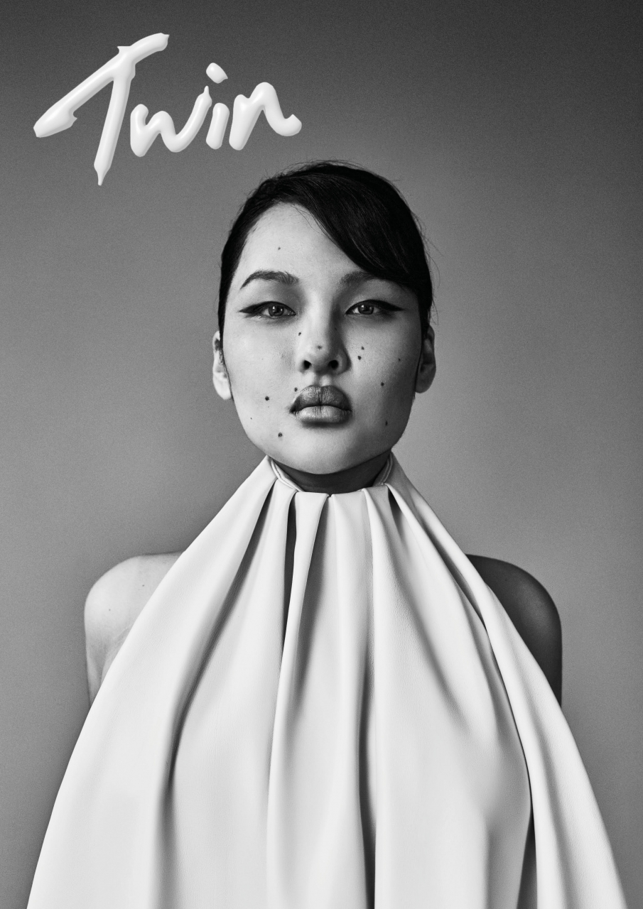 TWIN MAGAZINE - TSUNAINA